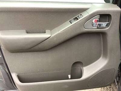 2012 Nissan Frontier SV   - Photo 10 - Crest Hill, IL 60403