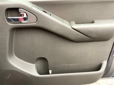 2012 Nissan Frontier SV   - Photo 25 - Crest Hill, IL 60403