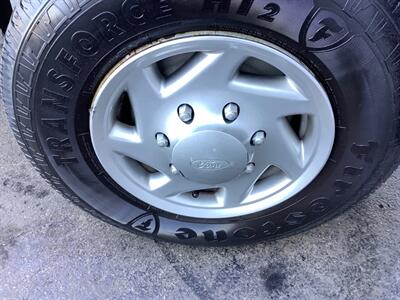 2014 Ford E-350 SD   - Photo 39 - Crest Hill, IL 60403