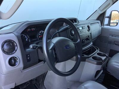 2014 Ford E-350 SD   - Photo 14 - Crest Hill, IL 60403