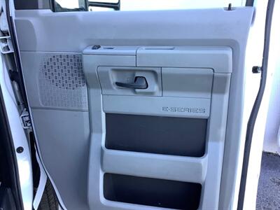 2014 Ford E-350 SD   - Photo 20 - Crest Hill, IL 60403