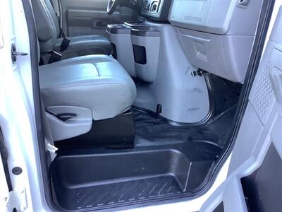 2014 Ford E-350 SD   - Photo 23 - Crest Hill, IL 60403
