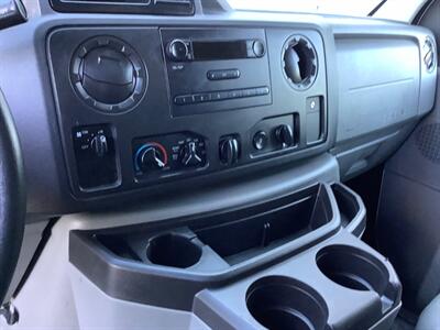 2014 Ford E-350 SD   - Photo 15 - Crest Hill, IL 60403