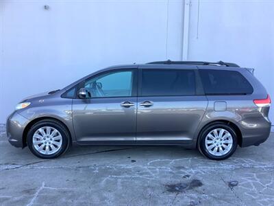 2013 Toyota Sienna XLE 7-Passenger Auto   - Photo 3 - Crest Hill, IL 60403