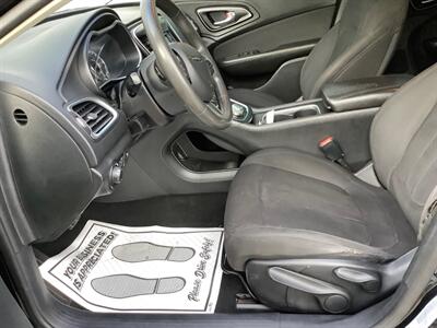 2016 Chrysler 200 Sedan 4D Limited 2.4L I4   - Photo 13 - Crest Hill, IL 60403