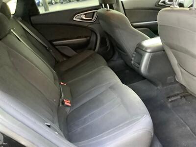 2016 Chrysler 200 Sedan 4D Limited 2.4L I4   - Photo 25 - Crest Hill, IL 60403