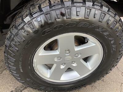 2012 Jeep Wrangler Sport   - Photo 35 - Crest Hill, IL 60403