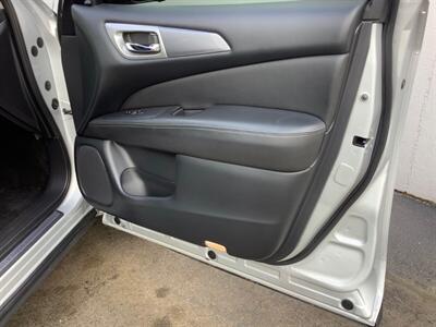 2019 Nissan Pathfinder SL   - Photo 32 - Crest Hill, IL 60403