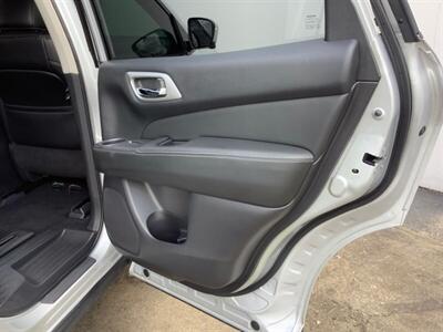 2019 Nissan Pathfinder SL   - Photo 29 - Crest Hill, IL 60403