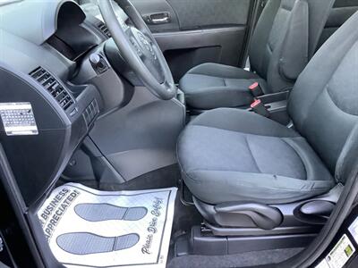 2010 Mazda Mazda5 Sport   - Photo 12 - Crest Hill, IL 60403