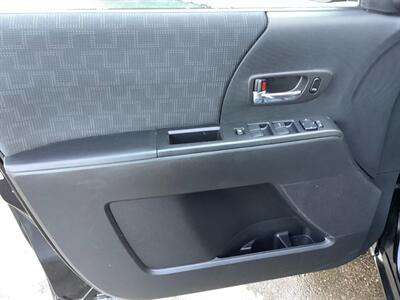 2010 Mazda Mazda5 Sport   - Photo 10 - Crest Hill, IL 60403