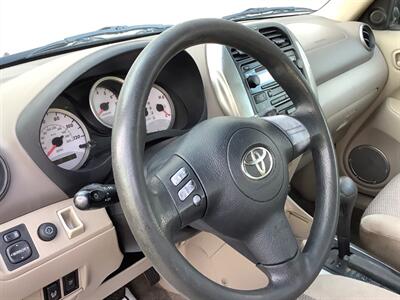 2005 Toyota RAV4   - Photo 15 - Crest Hill, IL 60403