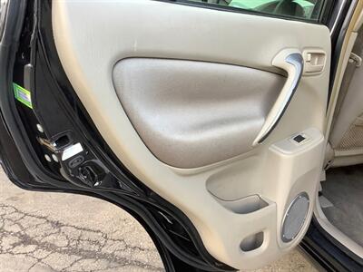 2005 Toyota RAV4   - Photo 17 - Crest Hill, IL 60403