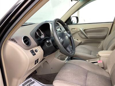 2005 Toyota RAV4   - Photo 12 - Crest Hill, IL 60403