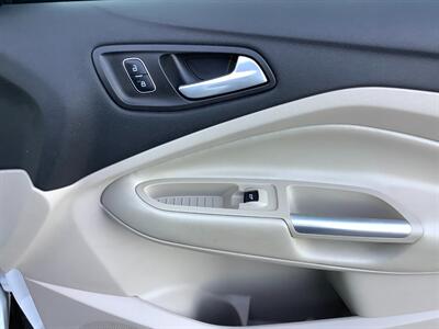 2017 Ford Escape SE   - Photo 19 - Crest Hill, IL 60403