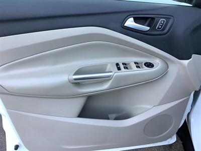 2017 Ford Escape SE   - Photo 28 - Crest Hill, IL 60403