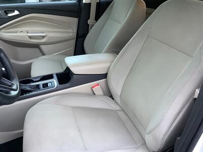 2017 Ford Escape SE   - Photo 16 - Crest Hill, IL 60403
