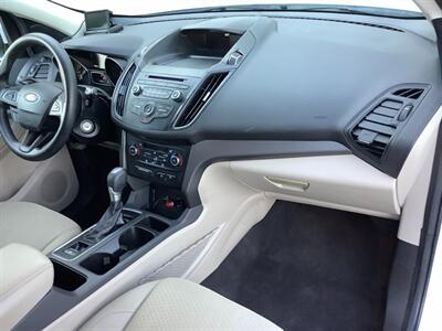 2017 Ford Escape SE   - Photo 20 - Crest Hill, IL 60403