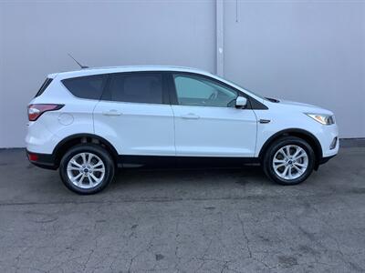 2017 Ford Escape SE   - Photo 4 - Crest Hill, IL 60403