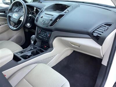 2017 Ford Escape SE   - Photo 38 - Crest Hill, IL 60403