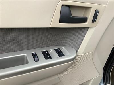 2009 Ford Escape XLT - Photo 14 - Crest Hill, IL 60403