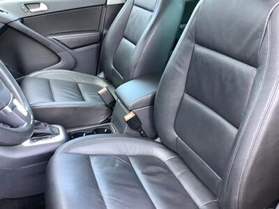 2017 Volkswagen Tiguan 2.0T SEL - Photo 24 - Crest Hill, IL 60403