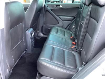2017 Volkswagen Tiguan 2.0T SEL - Photo 27 - Crest Hill, IL 60403
