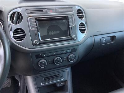 2017 Volkswagen Tiguan 2.0T SEL - Photo 16 - Crest Hill, IL 60403