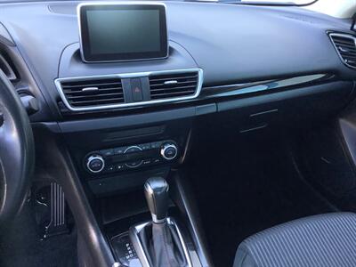 2015 Mazda Mazda3 i Touring   - Photo 17 - Crest Hill, IL 60403