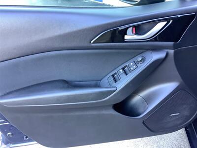 2015 Mazda Mazda3 i Touring   - Photo 12 - Crest Hill, IL 60403