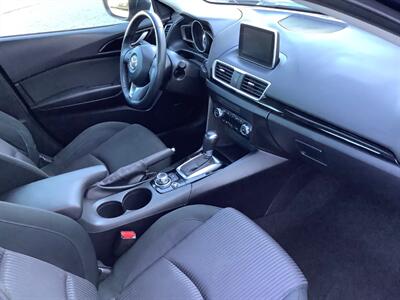 2015 Mazda Mazda3 i Touring   - Photo 33 - Crest Hill, IL 60403
