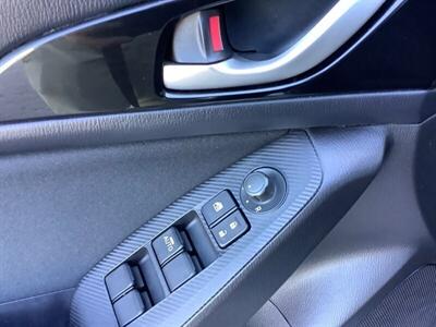 2015 Mazda Mazda3 i Touring   - Photo 13 - Crest Hill, IL 60403