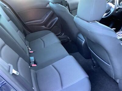 2015 Mazda Mazda3 i Touring   - Photo 29 - Crest Hill, IL 60403