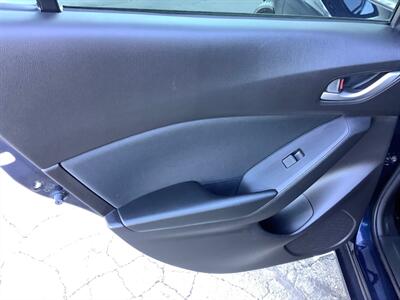2015 Mazda Mazda3 i Touring   - Photo 26 - Crest Hill, IL 60403