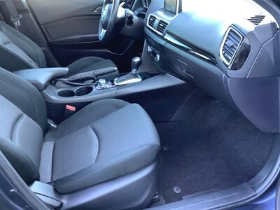 2015 Mazda Mazda3 i Touring   - Photo 32 - Crest Hill, IL 60403