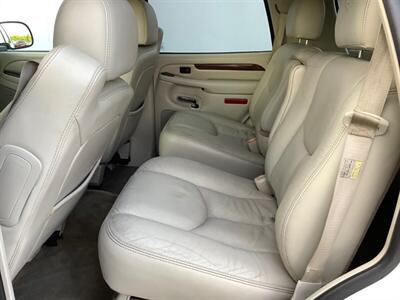 2004 Cadillac Escalade   - Photo 23 - Crest Hill, IL 60403