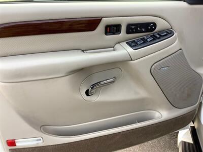 2004 Cadillac Escalade   - Photo 10 - Crest Hill, IL 60403
