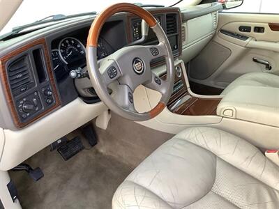 2004 Cadillac Escalade   - Photo 14 - Crest Hill, IL 60403
