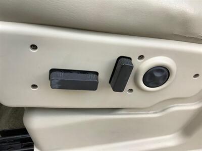 2004 Cadillac Escalade   - Photo 12 - Crest Hill, IL 60403