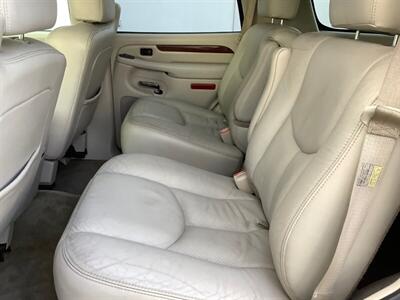 2004 Cadillac Escalade   - Photo 24 - Crest Hill, IL 60403