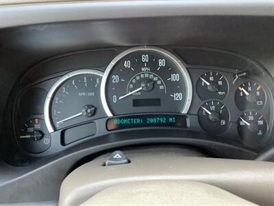 2004 Cadillac Escalade   - Photo 17 - Crest Hill, IL 60403