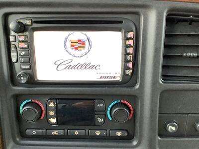 2004 Cadillac Escalade   - Photo 18 - Crest Hill, IL 60403