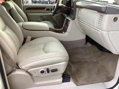 2004 Cadillac Escalade   - Photo 35 - Crest Hill, IL 60403