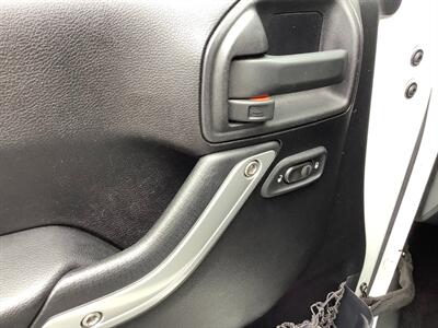 2011 Jeep Wrangler Unlimited Sahara - Photo 15 - Crest Hill, IL 60403