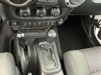 2011 Jeep Wrangler Unlimited Sahara - Photo 20 - Crest Hill, IL 60403