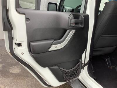 2011 Jeep Wrangler Unlimited Sahara - Photo 24 - Crest Hill, IL 60403