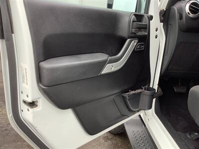 2011 Jeep Wrangler Unlimited Sahara - Photo 14 - Crest Hill, IL 60403
