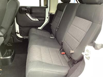 2011 Jeep Wrangler Unlimited Sahara - Photo 25 - Crest Hill, IL 60403