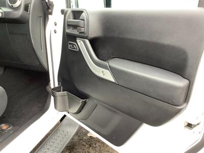 2011 Jeep Wrangler Unlimited Sahara - Photo 29 - Crest Hill, IL 60403