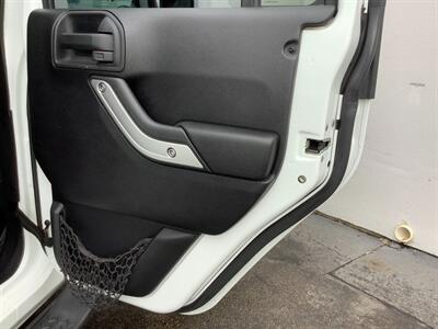 2011 Jeep Wrangler Unlimited Sahara - Photo 27 - Crest Hill, IL 60403